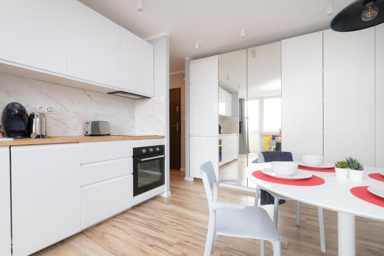 Beautiful 2 Rooms Flat With Balcony Warschau Buitenkant foto